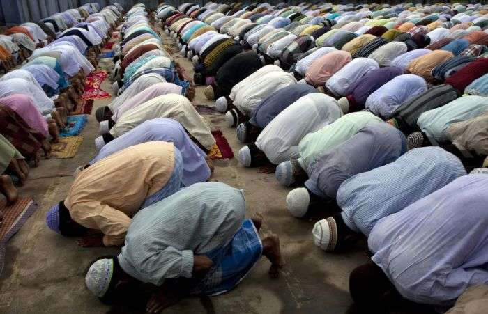 E DON CHOKE!!!! Kaduna Muslims Hold Special Prayer Session Over Economic Hardship in Nigeria (PHOTOS)
