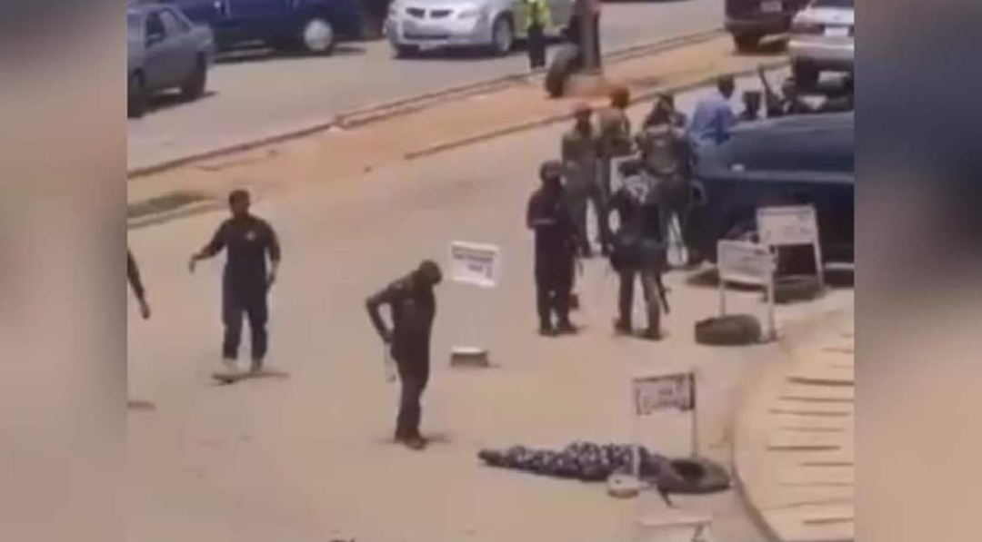 Eye Witness Shares Video of Policeman Shot in Jos, Plateau State (WATCH)