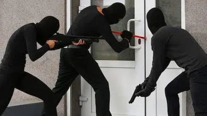 EXPOSED!! See Tactics Armed Robbers Are Using to Rob Innocent Nigerians (READ THIS)